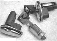 låssats, tändningslås (nyckeldelen) och dörrlås