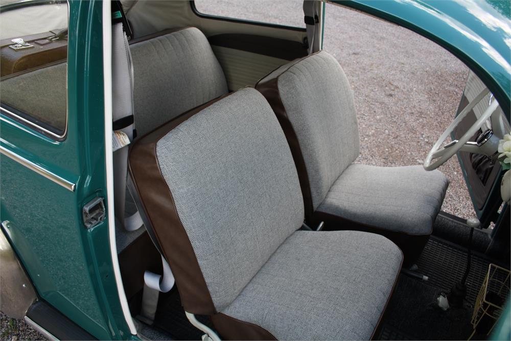Seat Cover Grey Vinyl / Brown Cloth ( Middle )
