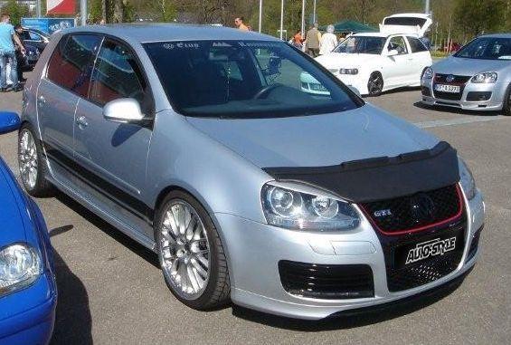 Motorkapsteenslaghoes passend voor Volkswagen Golf V 2003- zwart