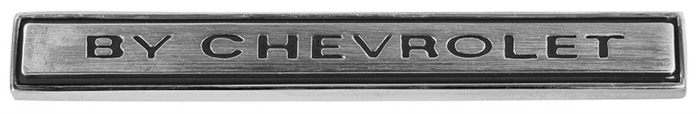 emblem bagagelucka, "By Chevrolet"