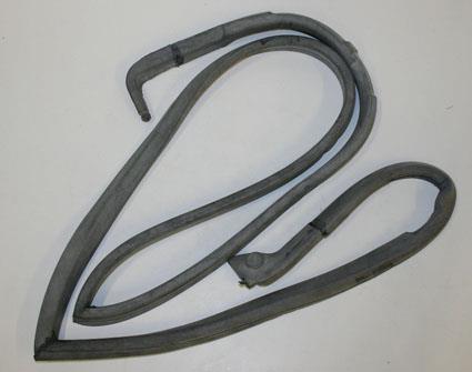 Doorseal Right ( 151-720d-r ) .