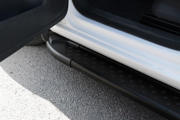 SIDESTEPS BLACK ANTI-SLIP - Mitsubishi L200 2020-