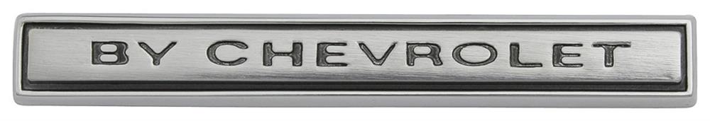 emblem bagagelucka, "By Chevrolet"