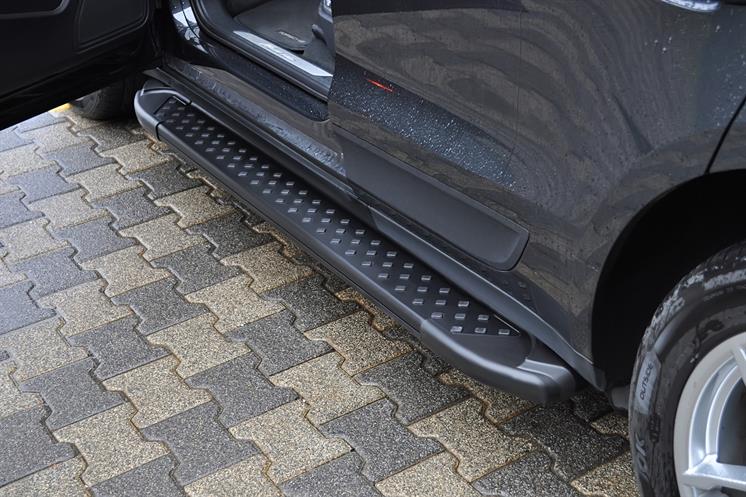 SIDESTEPS BLACK ANTI-SLIP - Porsche Macan 2015-