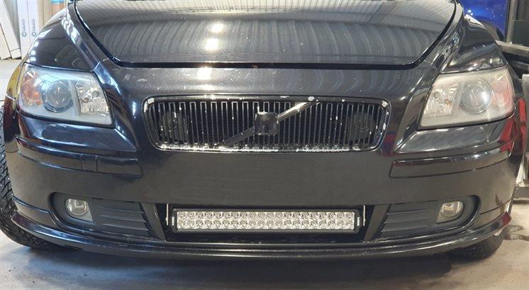 Modellanpassat Belysningspaket med LED-Ljusramp - Volvo S40 2004-2012