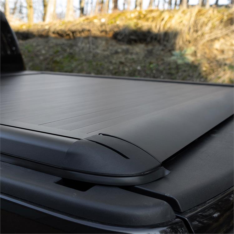 Electric retractable aluminium bed cover OFD R2 Wildtrak