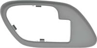 dörrhandtag inre 1995-02 GM C/K PICKUP TRUCK / SPORT UTILITY INNER DOOR HANDLE BEZEL W/O LOCK HOLE - GREY; LH