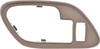 dörrhandtag inre 1995-02 GM C/K PICKUP TRUCK / SPORT UTILITY INNER DOOR HANDLE BEZEL W/ LOCK HOLE - BROWN; LH